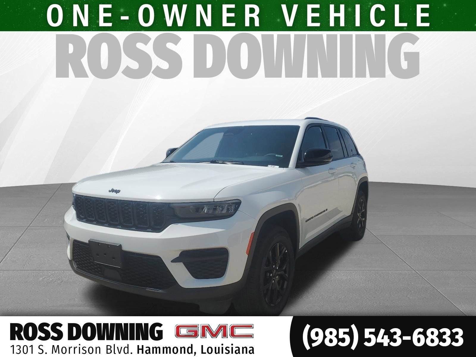2025 Jeep Grand Cherokee Altitude 4x4 in White — front three-quarter view