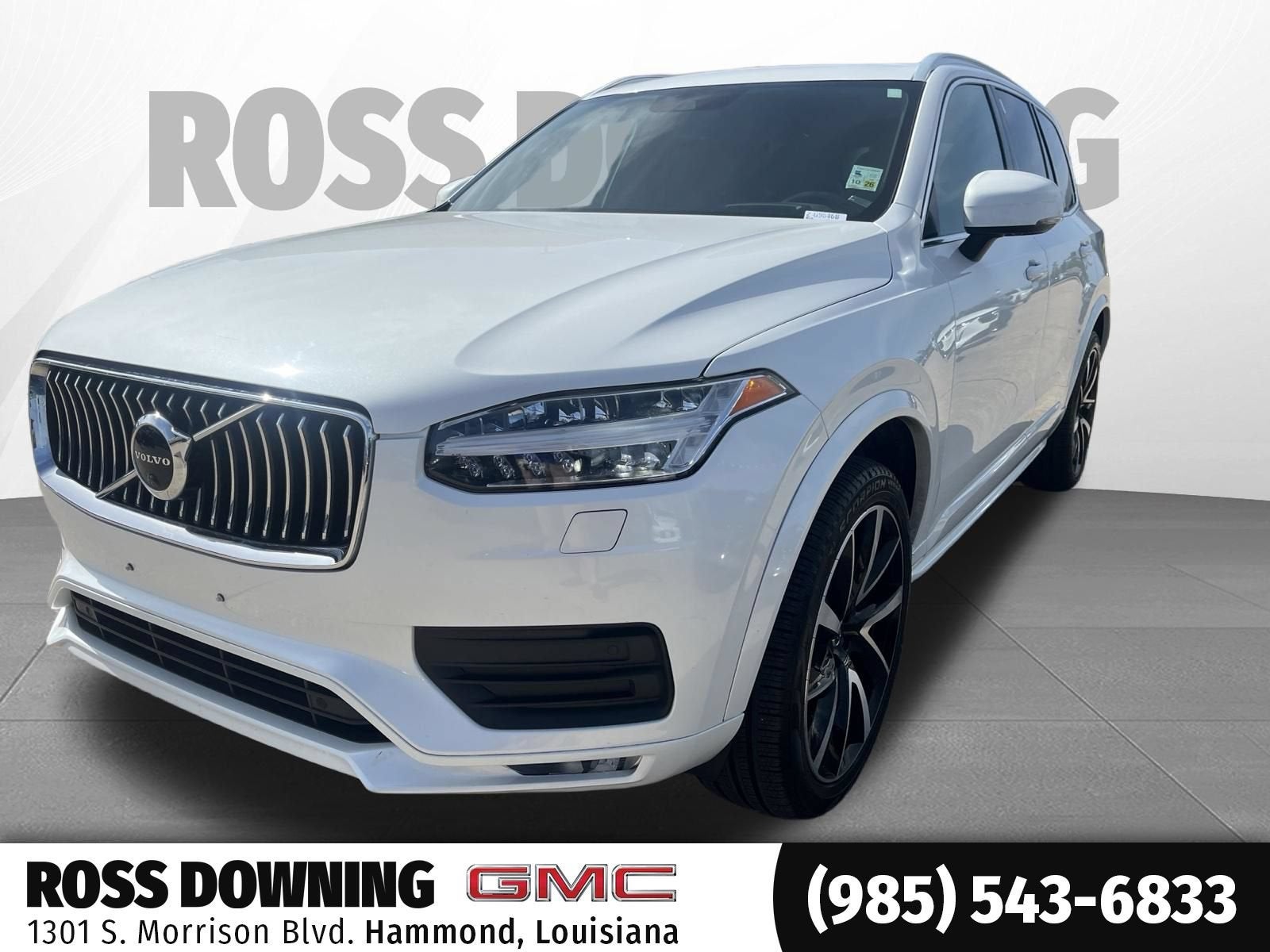 2022 Volvo XC90 T6 Momentum 7 Passenger in White — front three-quarter view
